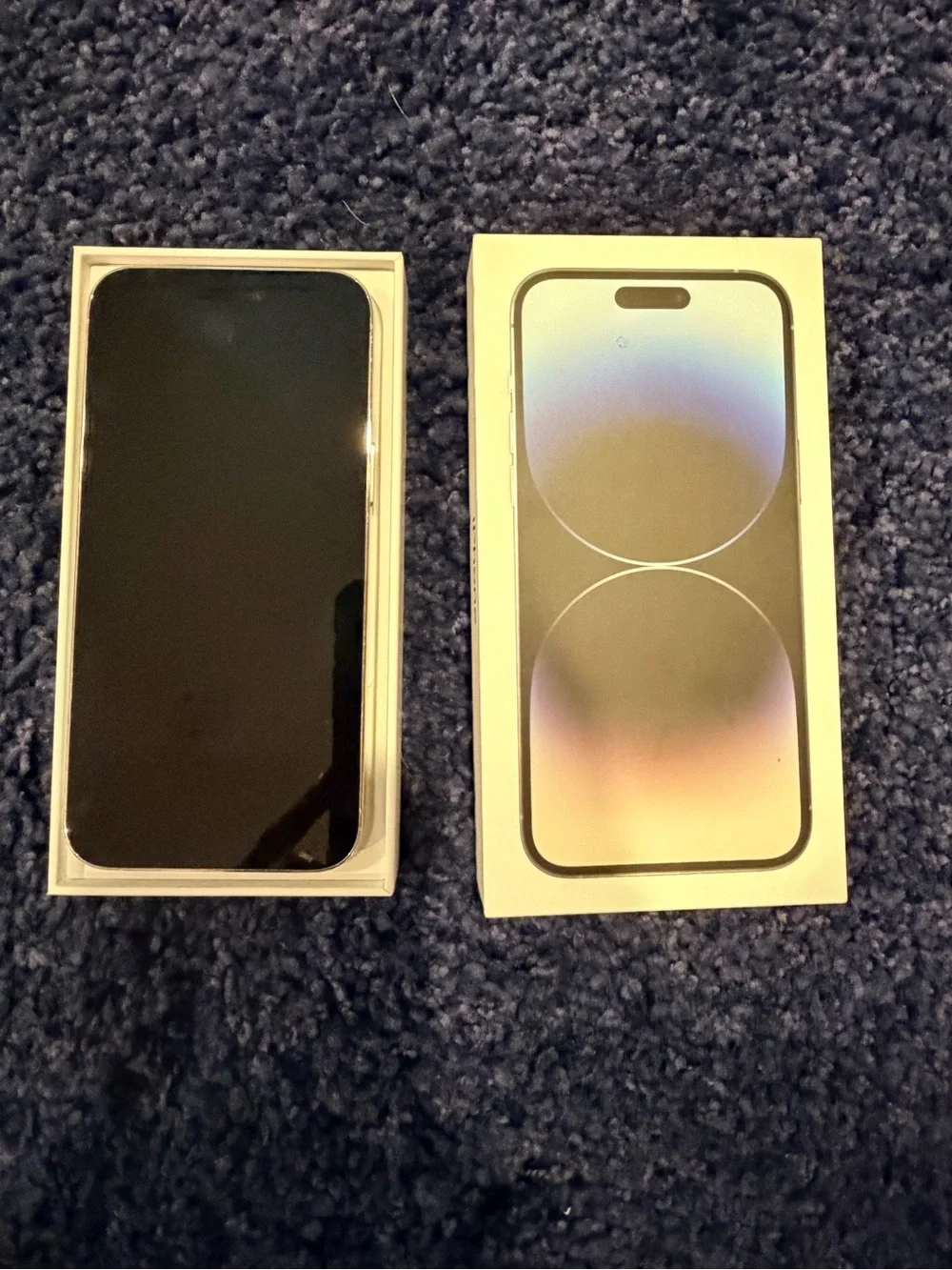 Apple iPhone (Silver) w/ Box & EarPods. Like new, refurbished & unlocked.